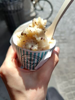 Pear and chocolate ice cream at Portogallo in Padua