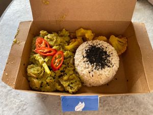 Rendang Hijo RM 22.50

Description

Negeri Sembilan inspired green rendang consists of tempeh and mushroom. Served with brown rice and turmeric-cumin braised cauliflower. 
 at Savor of Life in Kuala Lumpur