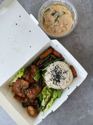 Salted Egg Yuba (VEGAN)
Crispy Yuba sautéed with ground salted chickpeas and curry leaves, comes with creamy salted dip. Served with brown rice.

Price RM 21.5
 at Savor of Life in Kuala Lumpur