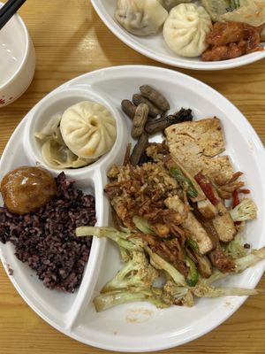   at Sù yǐ Xiāng SùShí 素颐香 in Chongqing