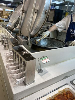 Fresh made  at Sù yǐ Xiāng SùShí 素颐香 in Chongqing