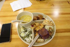 selection from the buffet at Sù yǐ Xiāng SùShí 素颐香 in Chongqing