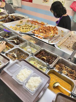 Buffet selection  at Ban Bee Siang in Muar