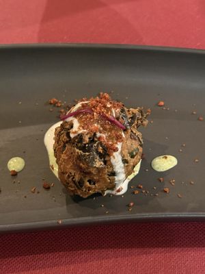 Spinach pakora with Mango chutney   at Ca n'Ela Vegan Restaurant in Mallorca