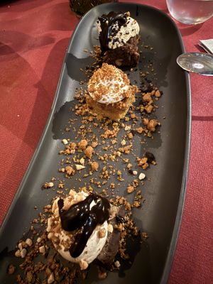 Brownie, carrot cake and „Kinder bueno"  at Ca n'Ela Vegan Restaurant in Mallorca