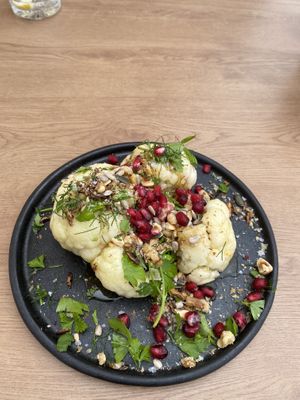 Vegan Cauliflower dish  at Yaya‘s in Mallorca