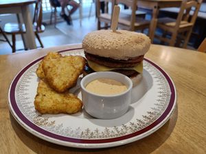 brunch burger and hash browns at Willows Tea Room in Barnstaple