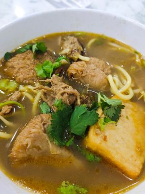 Monkey head mushroom noodles $4 at Veggie 素食 121 in Central Singapore