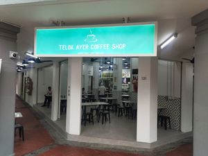 Inside Telok Ayer Coffee Shop at Veggie 素食 121 in Central Singapore