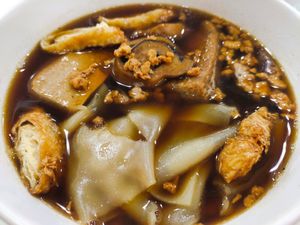 kway chap at Veggie 素食 121 in Central Singapore