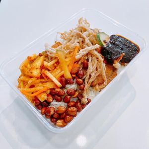 Nasi lemak. Chilli so good. Love the peanuts at Veggie 素食 121 in Central Singapore