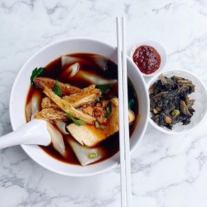 Kwaychap. Likey the veges sides at Veggie 素食 121 in Central Singapore