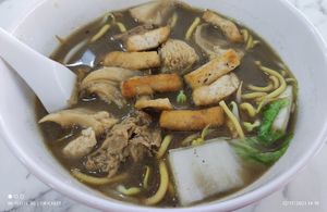 Monkey Head Mushroom Noodle (Mee Soto) ❤️ at Veggie 素食 121 in Central Singapore