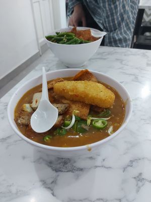 Mee rebus with hash brown at Veggie 素食 121 in Central Singapore