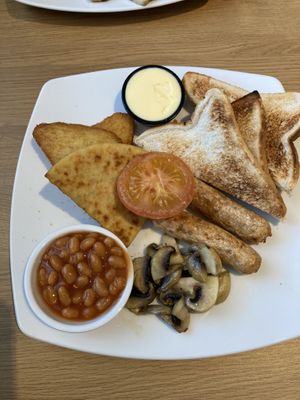 Vegan breakfast with beans at The Swan in Banton