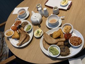 There are 2 full vegan breakfasts. We asked the chef to just give us a selection    at The Swan in Banton