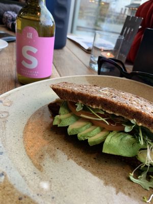 Avocado & hummus rye bread at Ostehuset Øst in Stavanger