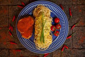 Popeye spaghetti. Vegan spinach sauce, accompany a grilled of your choice and toast with garlic paste at A Coruja in Sao Paulo