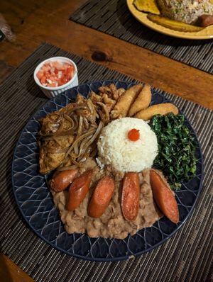 Virada á paulista at A Coruja in Sao Paulo