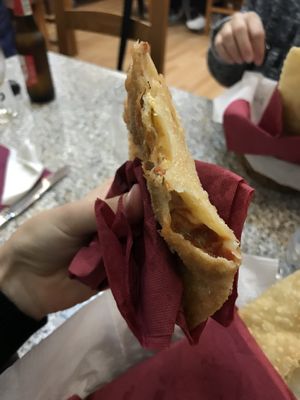 Pastel de pizza vegan  at Lanchonete A Casa in Barreiro