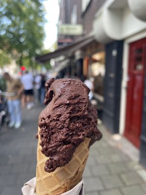 Vegan dark chocolate ice cream  at Massimo Gelato - Marathonweg in Amsterdam