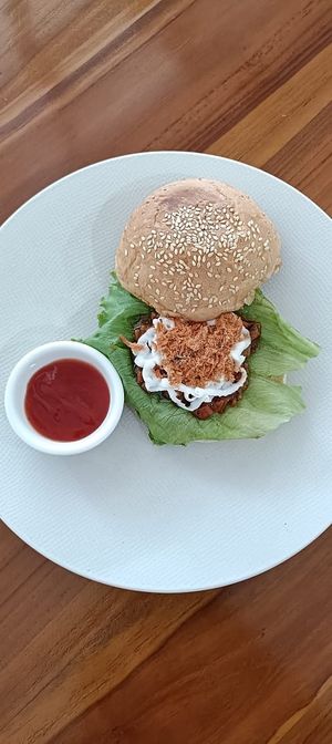 BURGER BOLOGNESE VEGAN at Cis Culinary Vegan in Denpasar