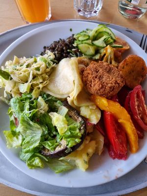 Buffetteller at Red in Heidelberg