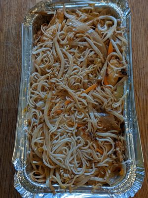 Vegan chicken chow mein with rice noodles subbed for egg noodles at Chinese Village Restaurant in Callander