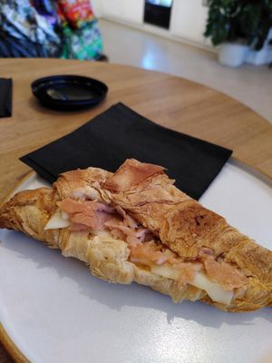 Ham and cheese croissant (Jan 2022) at Barleys in Hull