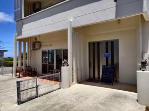 Back of the building at Nangoku Kitchen Painmi 南国キッチンぱいんみ in Miyakojima