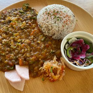 Vegan curry!🍛🌱  at Nangoku Kitchen Painmi 南国キッチンぱいんみ in Miyakojima
