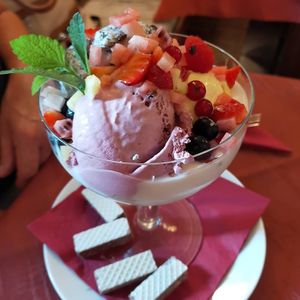 Eisbrecher mit Joghurt und Früchten - vegan at Hotel Gasthof Brüggler in Radstadt