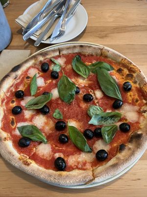 Olive pizza  at Chutnej in Prague