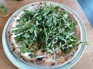 Queen pizza at Chutnej in Prague