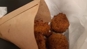 Falafel balls at Chutnej in Prague