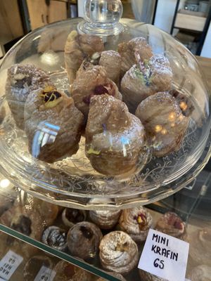 Mini Kraffins! (Croissant / muffin)  at Chutnej in Prague