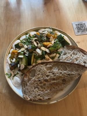 Hummus, zucchini   at Chutnej in Prague