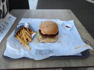  at Mother Burger - Roma in Lisbon