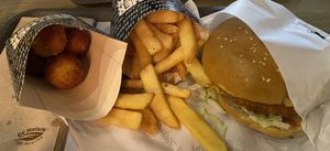 Bolas de queijo picantes & "your mamma”  at Mother Burger - Roma in Lisbon