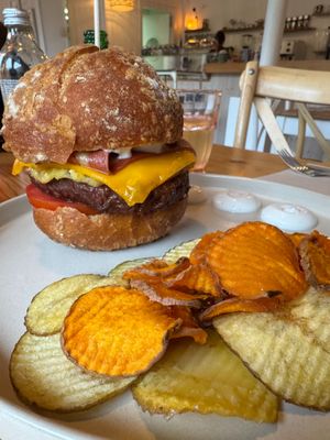 The most amazing vegan + gluten-free burger at Kokobol in Igualada