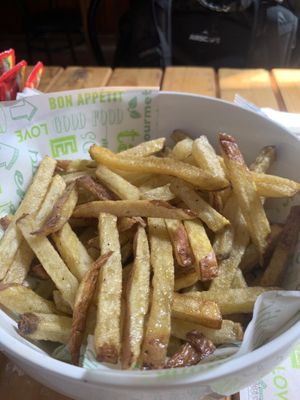 Large portion of fries (very oily)  at El Vegan in Santiago