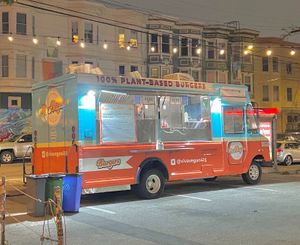 Good truck selling 100% plant-based food at Viva Vegan - Food Truck in San Francisco