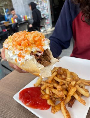   at Fuente Rica Rica in Santiago