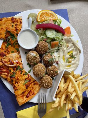 Verse falafel schotel   at 1000 en 1 Nacht in Bergen Op Zoom