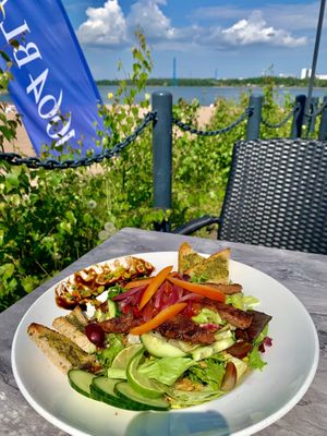 Crispy vegan salad at Hiezu in Helsinki
