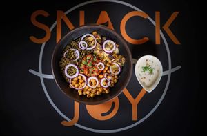 Bowl oriental sauce tahini  at Reed in Luxembourg City