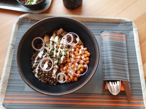 Oriental bowl at Reed in Luxembourg City