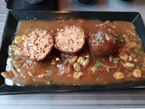 Boulettes à la Liégeoise at Reed in Luxembourg City