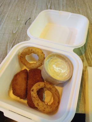 Onion rings and soy "nugget", garlic sauce option at Reed in Luxembourg City