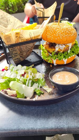 Best vegan Burger ever confirmed 🍔❤️ at Reed in Luxembourg City